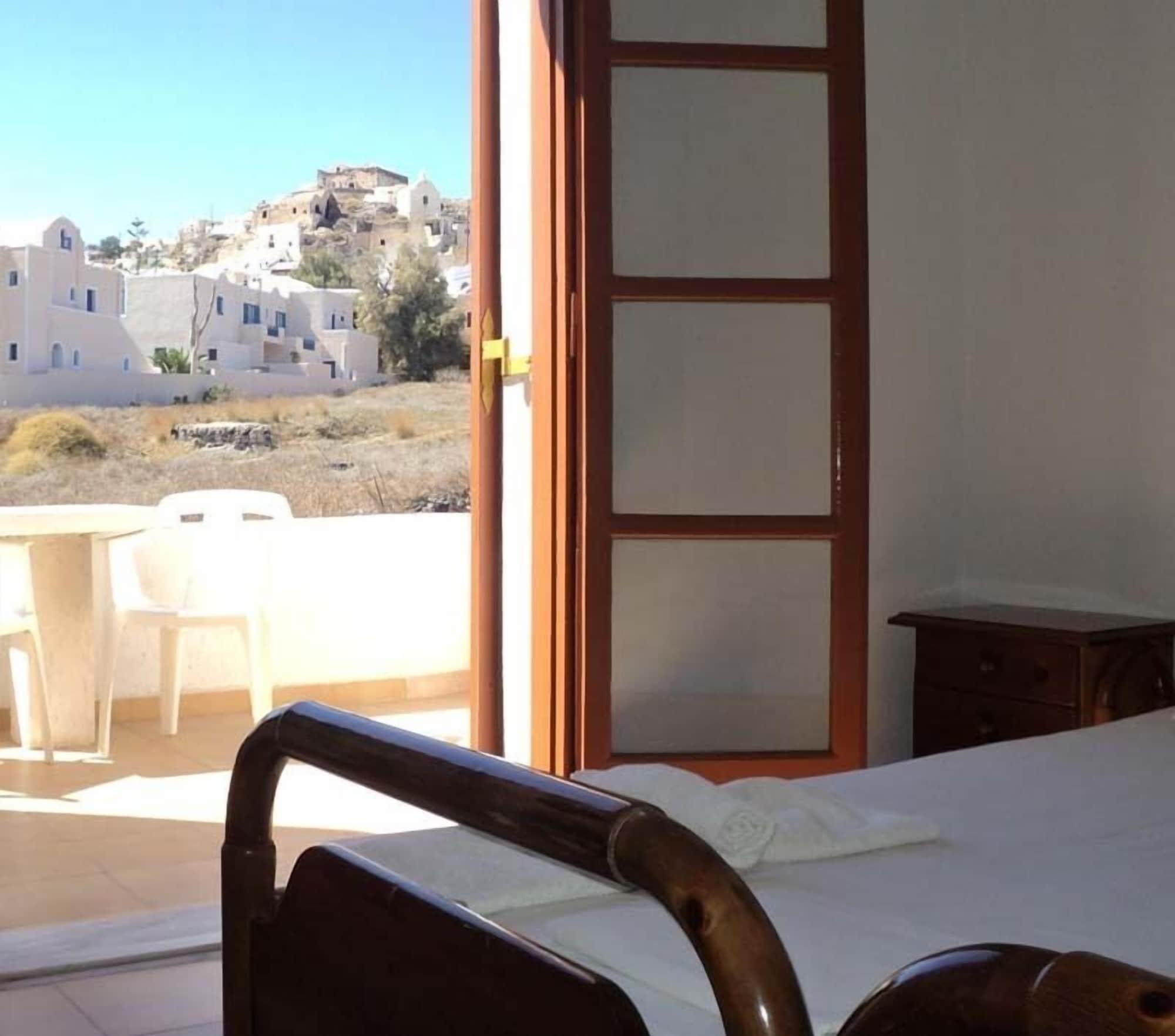 Adamastos Hotel Akrotiri  Exterior photo