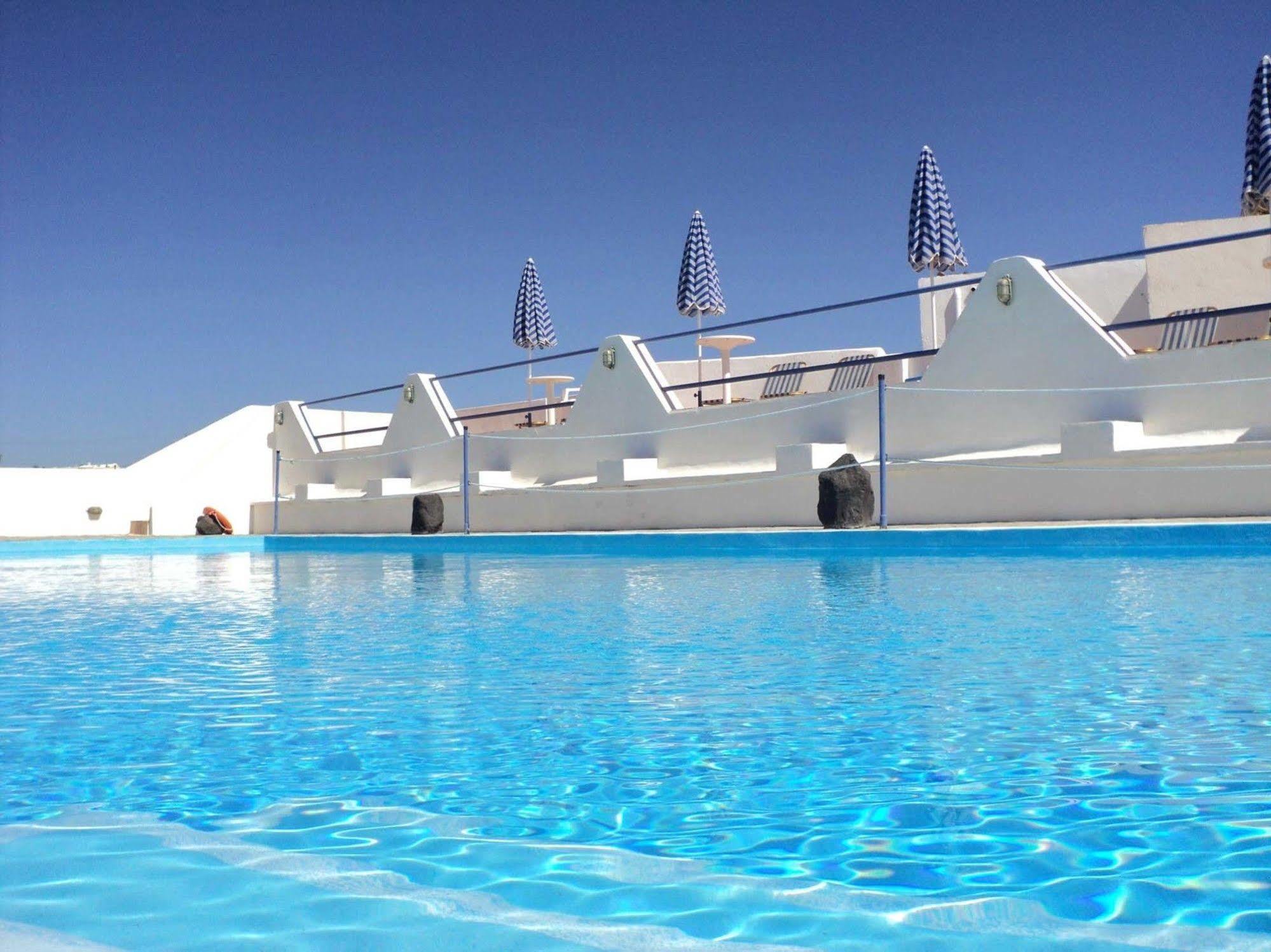 Adamastos Hotel Akrotiri  Exterior photo