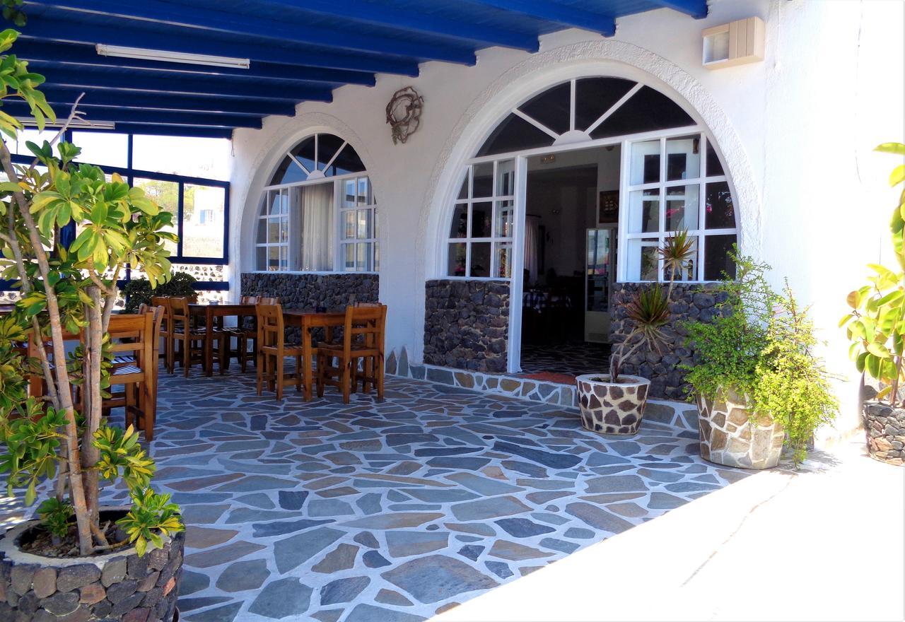 Adamastos Hotel Akrotiri  Exterior photo
